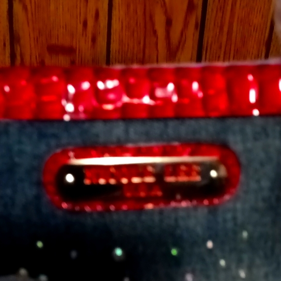 Purse - Picture 2 of 3